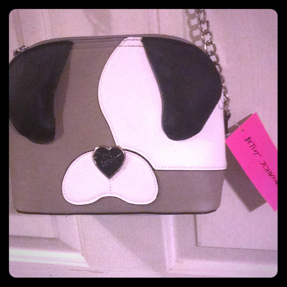 Cute Betsey Johnson dog purse! Subtle yet adorable